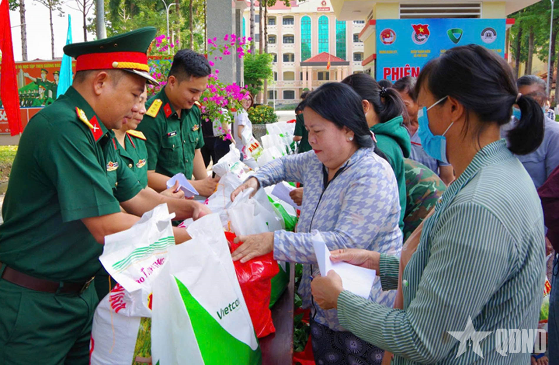 Sư đoàn 5 sôi nổi hoạt động văn hóa, văn nghệ, thể dục thể thao dịp 30-4, 1-5